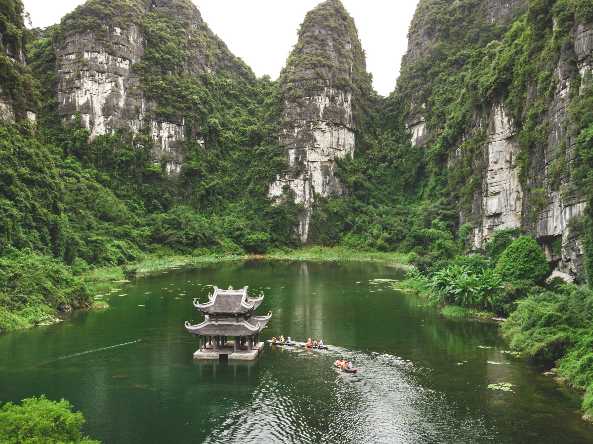 Discover Rice Terraces to Emerald Waters: Pu Luong – Ninh Binh – Ha Long in 4 Days