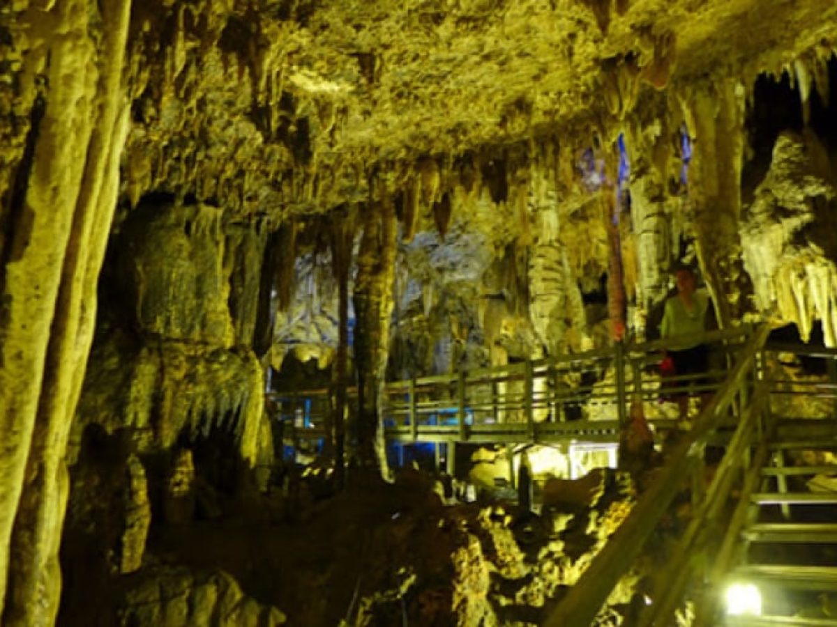 Lung Khuy Cave, Ha Giang package tour