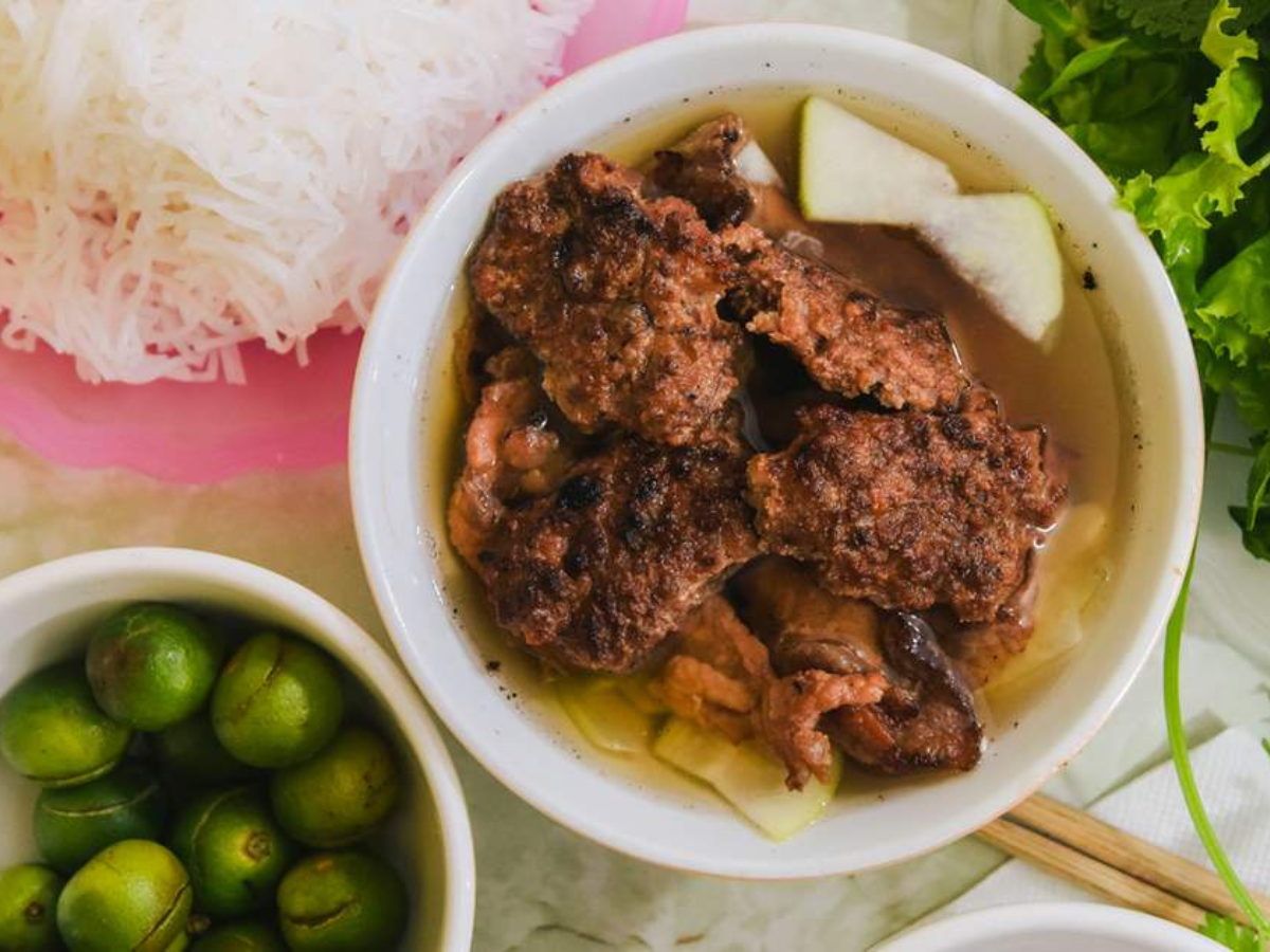 Enjoy Hanoi cuisine