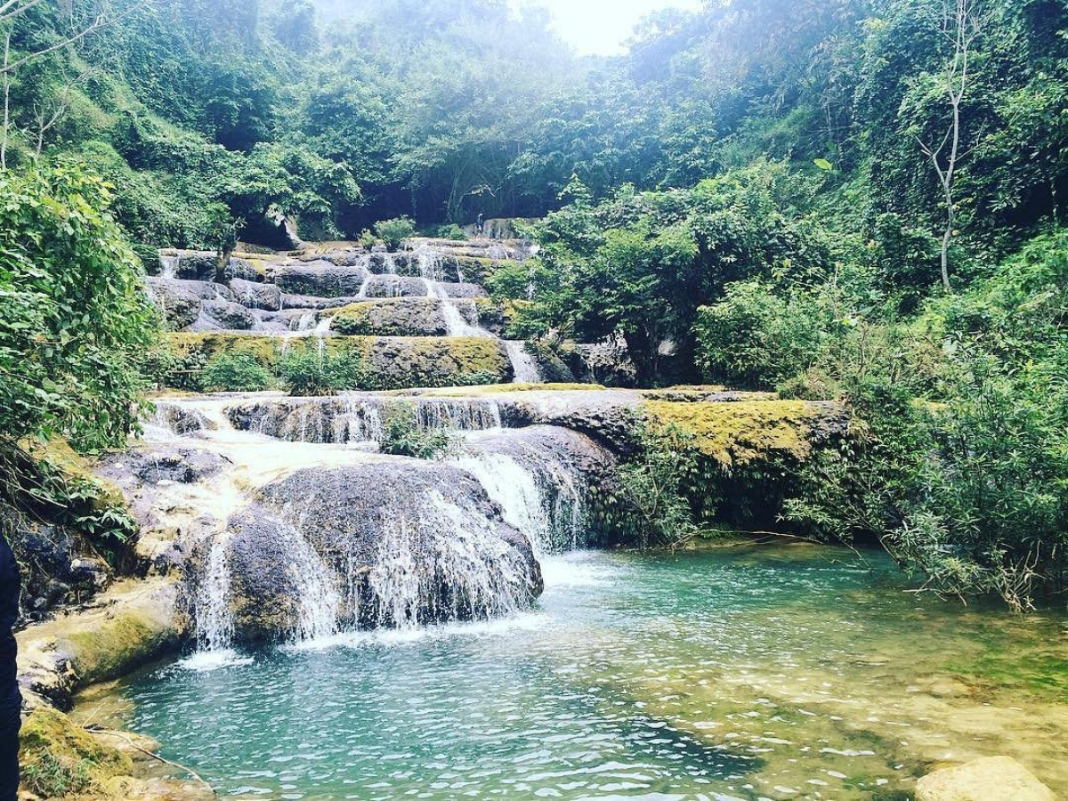 Immerse in the bewitching beauty of Hieu Waterfall in Pu Luong