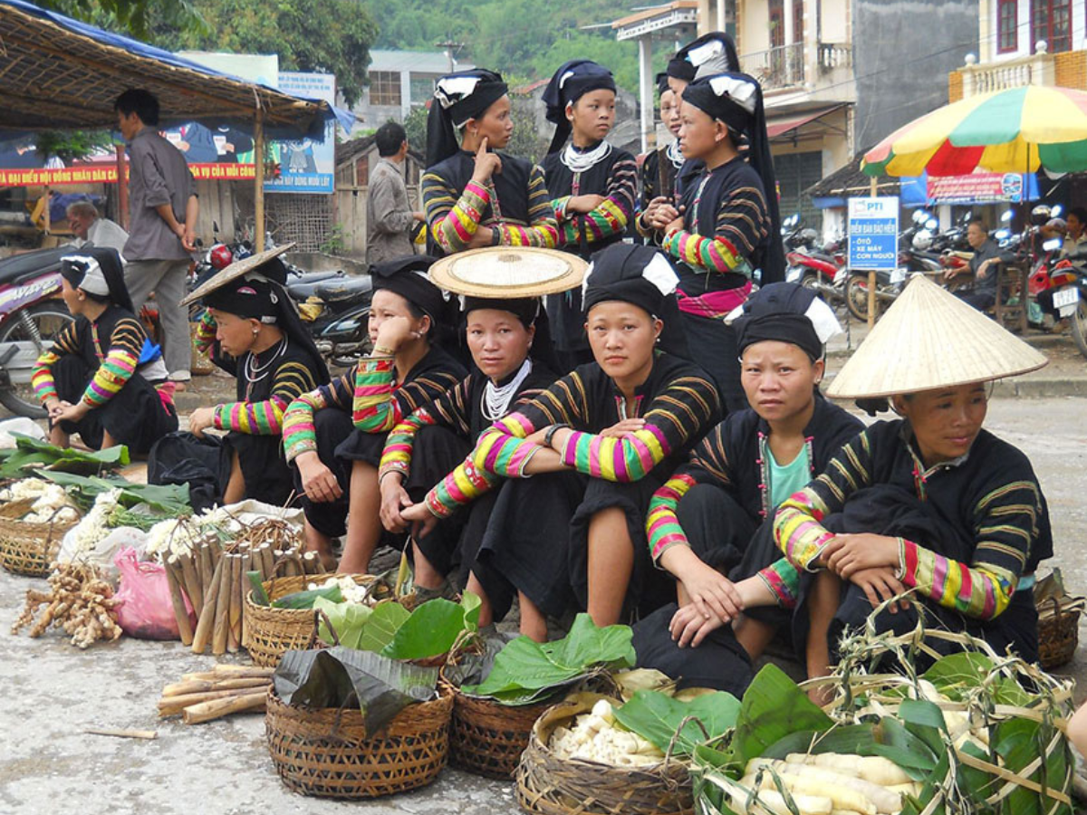 Visit Pho Doan Market Day - Pu Luong Excursions