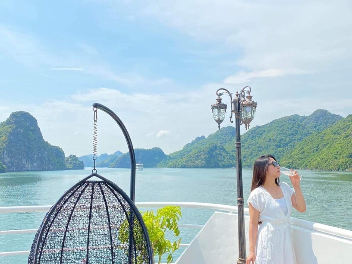 Check-in-HaLong-cruise-2-days-1-night