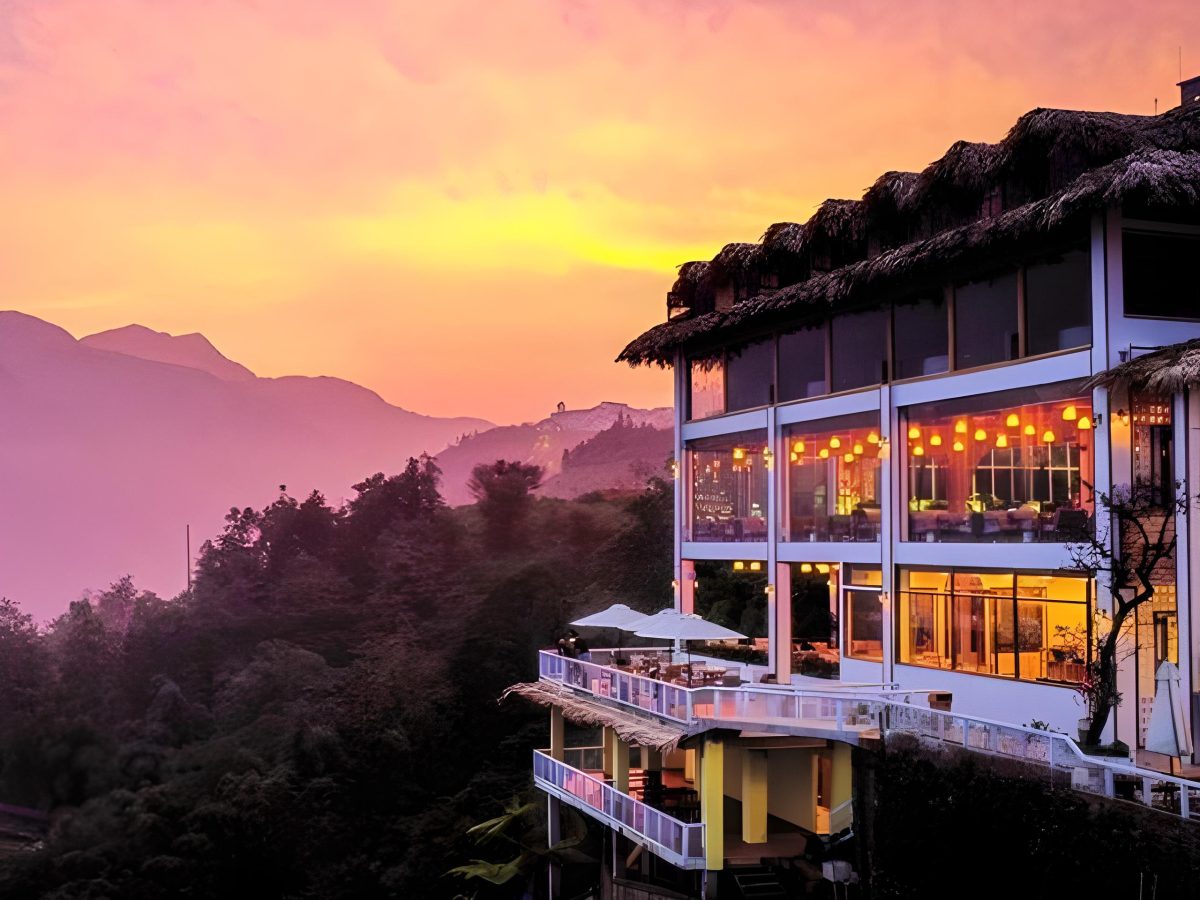 Watch the sunset in Sapa
