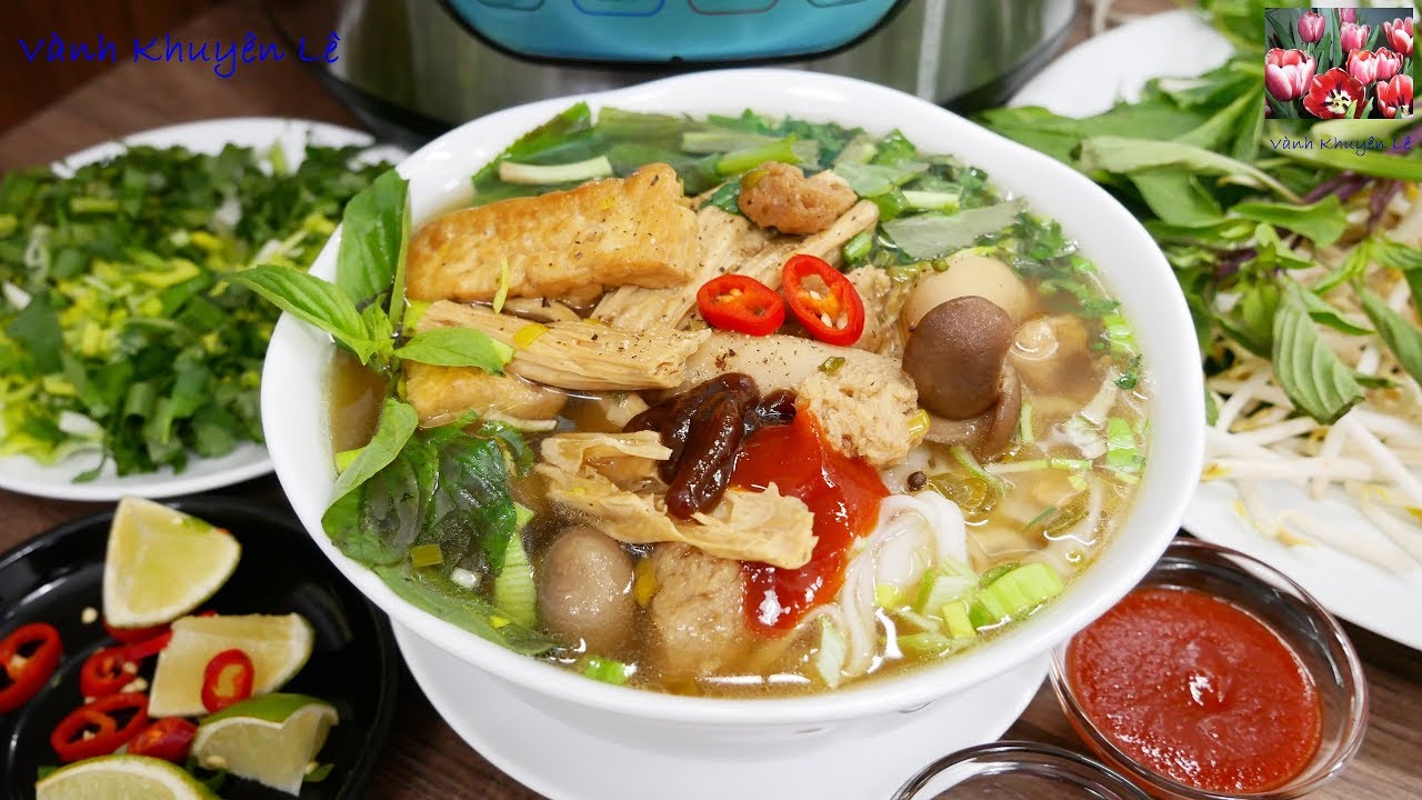 4-Hour Vegetarian Street Food Tour & Electric Car Adventure in Hanoi