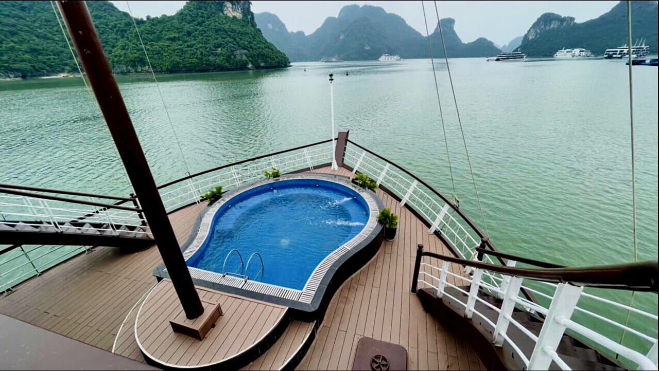 2D1N Ha Long and Lan Ha Bay by Luxurious M’Gloria Cruise