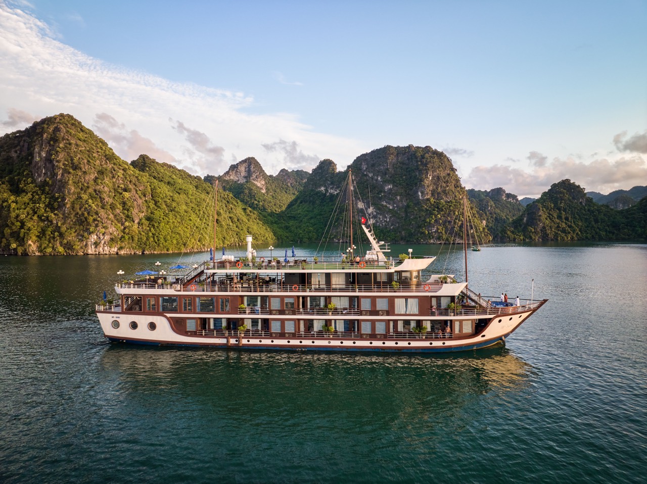 2D1N Ha Long and Lan Ha Bay by Luxurious M’Gloria Cruise