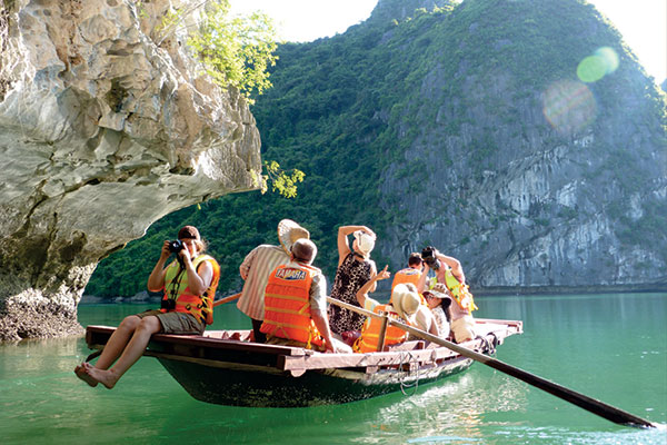 1 Day Tour to Hoa Lu, Tam Coc and Mua Cave