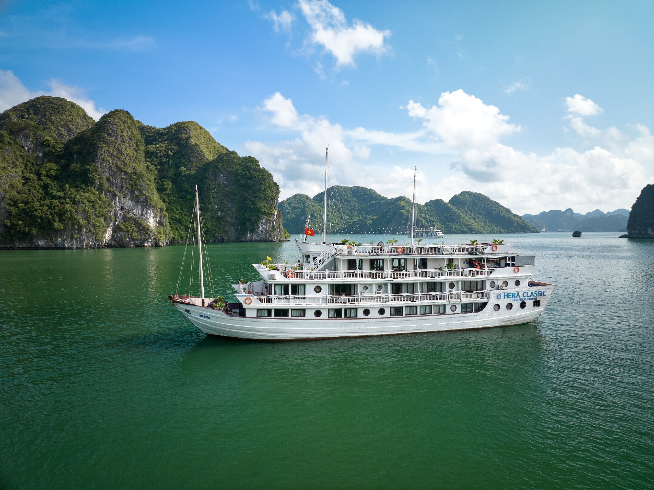 Halong Bay Cruise Overnight Hera 4 Star Boat