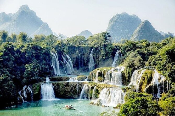 Packgate Tour :Ha Giang Cao Bang Ban Gioc Waterfall Ba Be Lake 6 Day